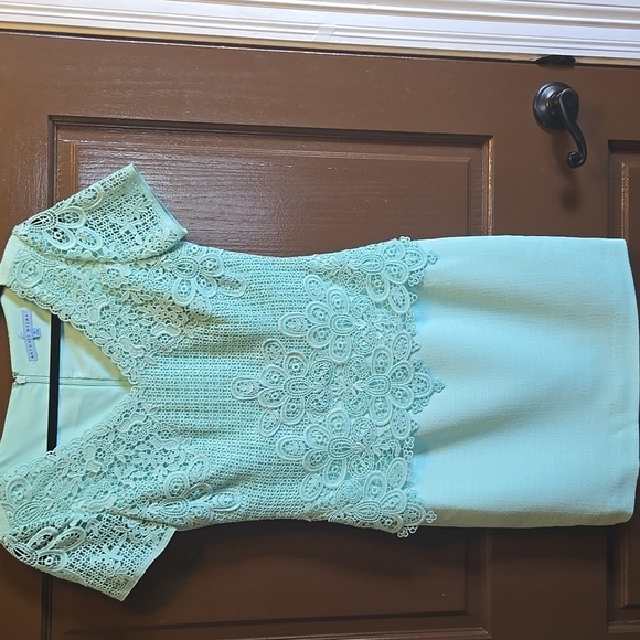 Antonio Melani-Mint green short sleeved crochet top V neck dress Sz 2. - Picture 1 of 10